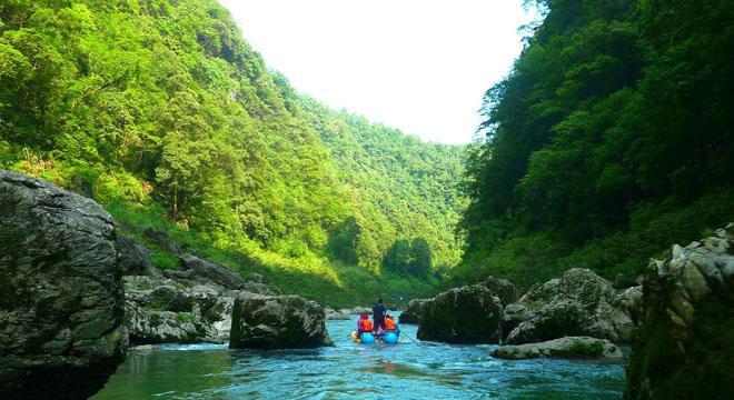 跨越山川，寻找自我（一次惊险而又有意义的旅程）