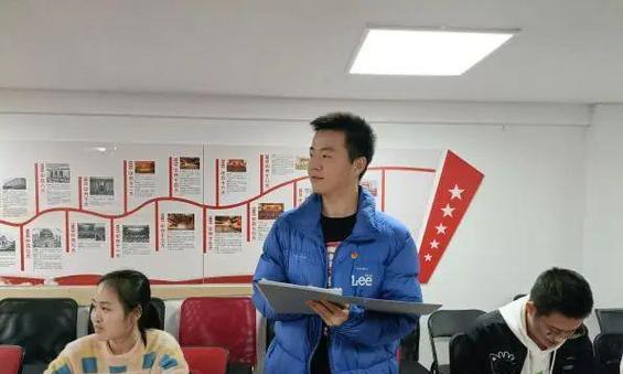 阳光少年的青春故事（遇见挑战、收获经验）