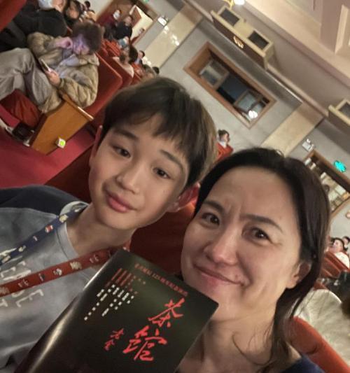 走过熟悉的街巷，感受不一样的心情（走过熟悉的街巷，感受不一样的心情）