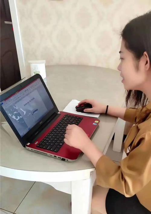 万众一心，共同抗疫（一位护士的故事）