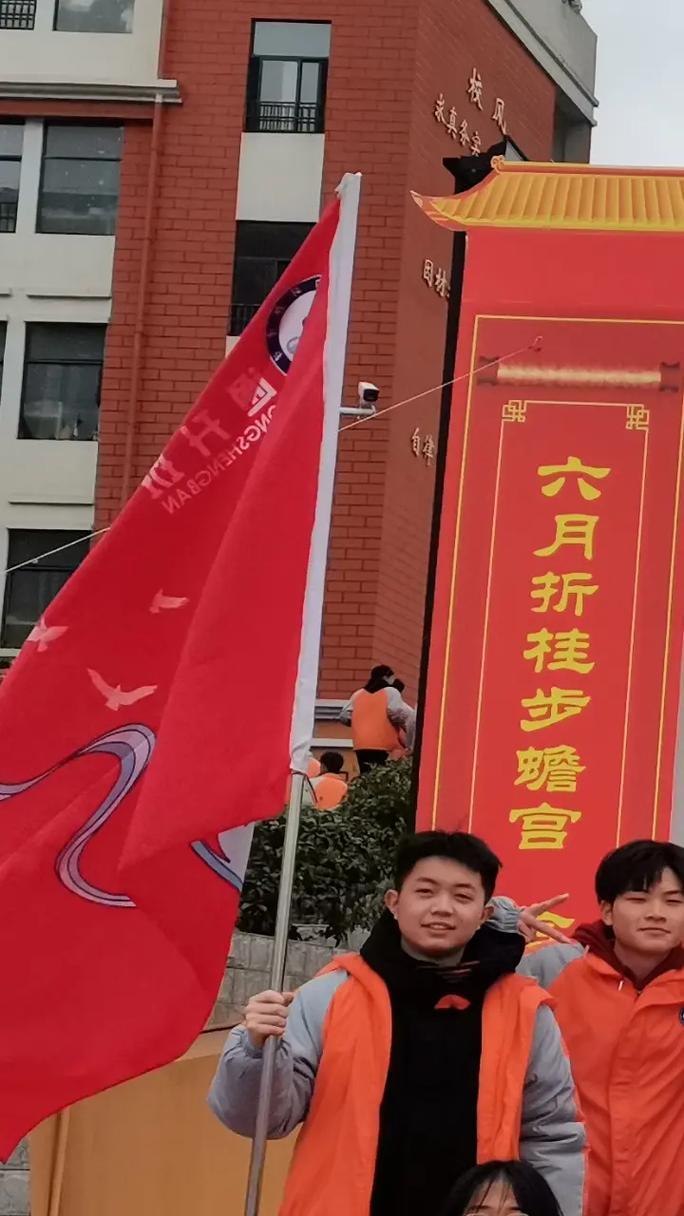 在我不断努力的过程中，我的读者数量也在不断增长。他们的支持和鼓励让我更有动力去实现自己的理想。