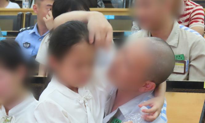 阳光下的亲情（父子两心手相连）