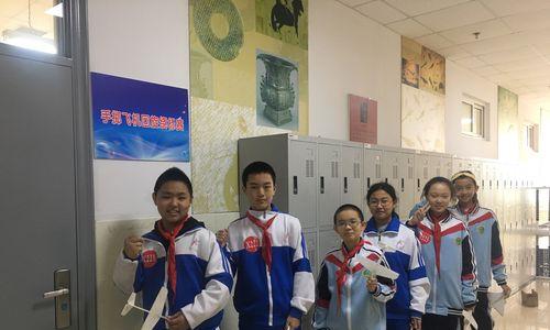 梦想之翼——一个小男孩的奋斗之路
