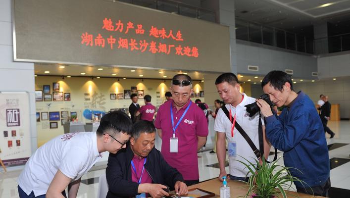 一群年轻人的疯狂决定（一群年轻人的疯狂决定）