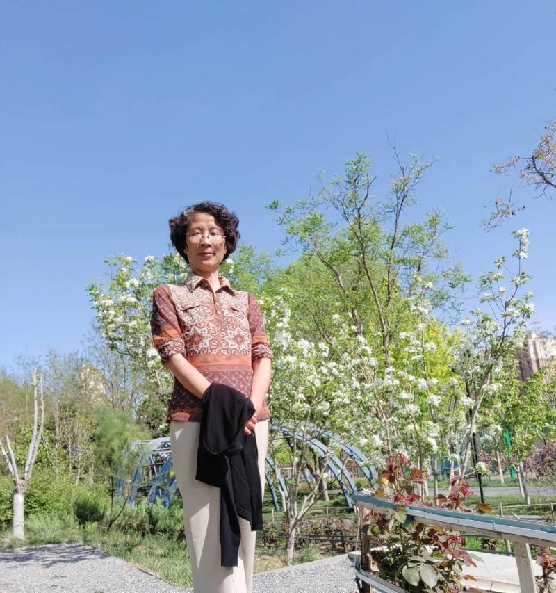 “我想看看这个春天，想找到自己的人生目标。”李浩回答道。
