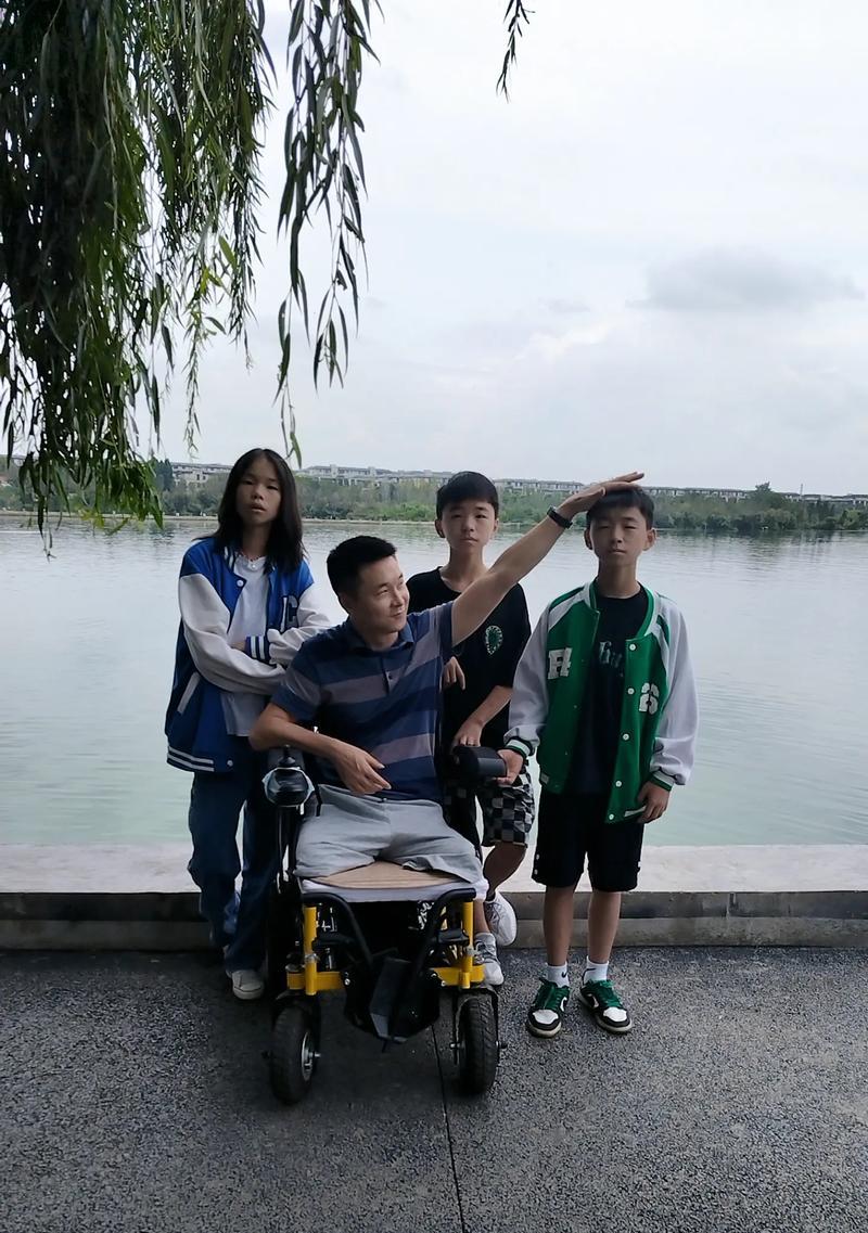 我身边的温暖（一个女孩的成长之路）