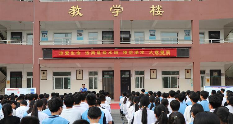 勇敢面对困境，不畏挑战；（勇敢面对困境，不畏挑战；）