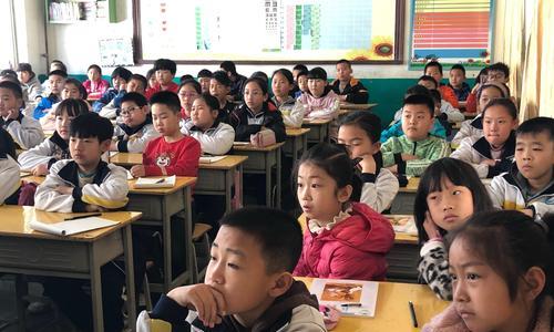 别开生面的化学课（学生们的惊奇之旅）