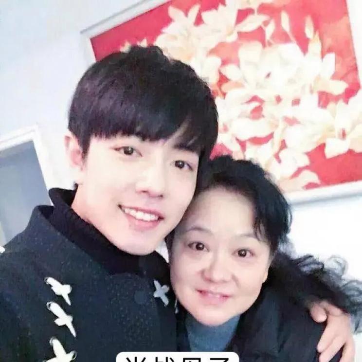 妈妈的眼睛：看见爱与坚韧