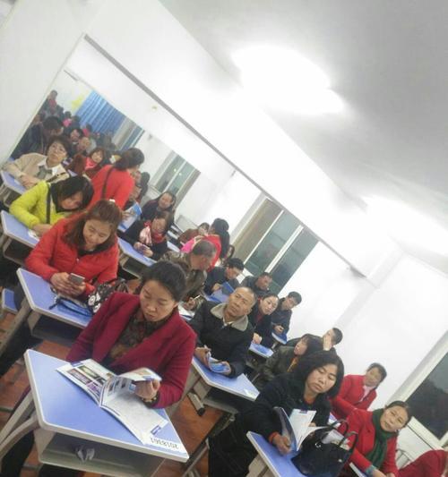 生命因奋斗而精彩（一段充满挑战的人生旅程）